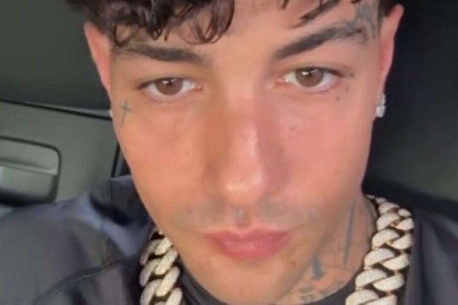 tony effe giulia critiche feroci
