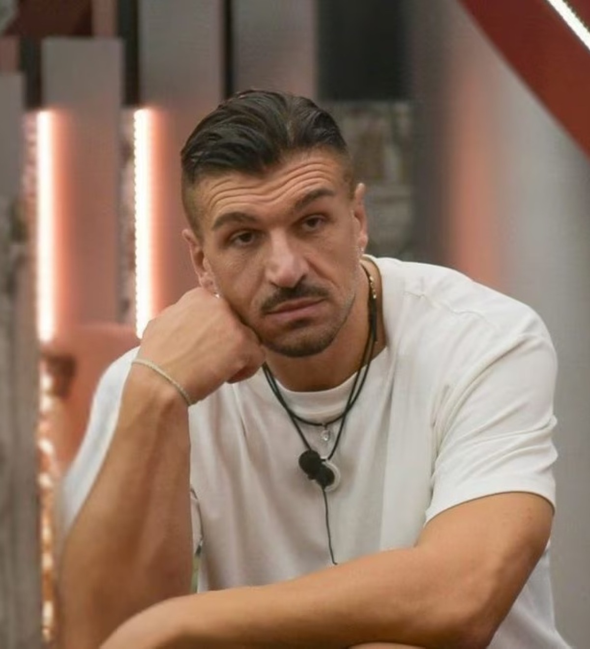 grande fratello perché abbandona segnalazione