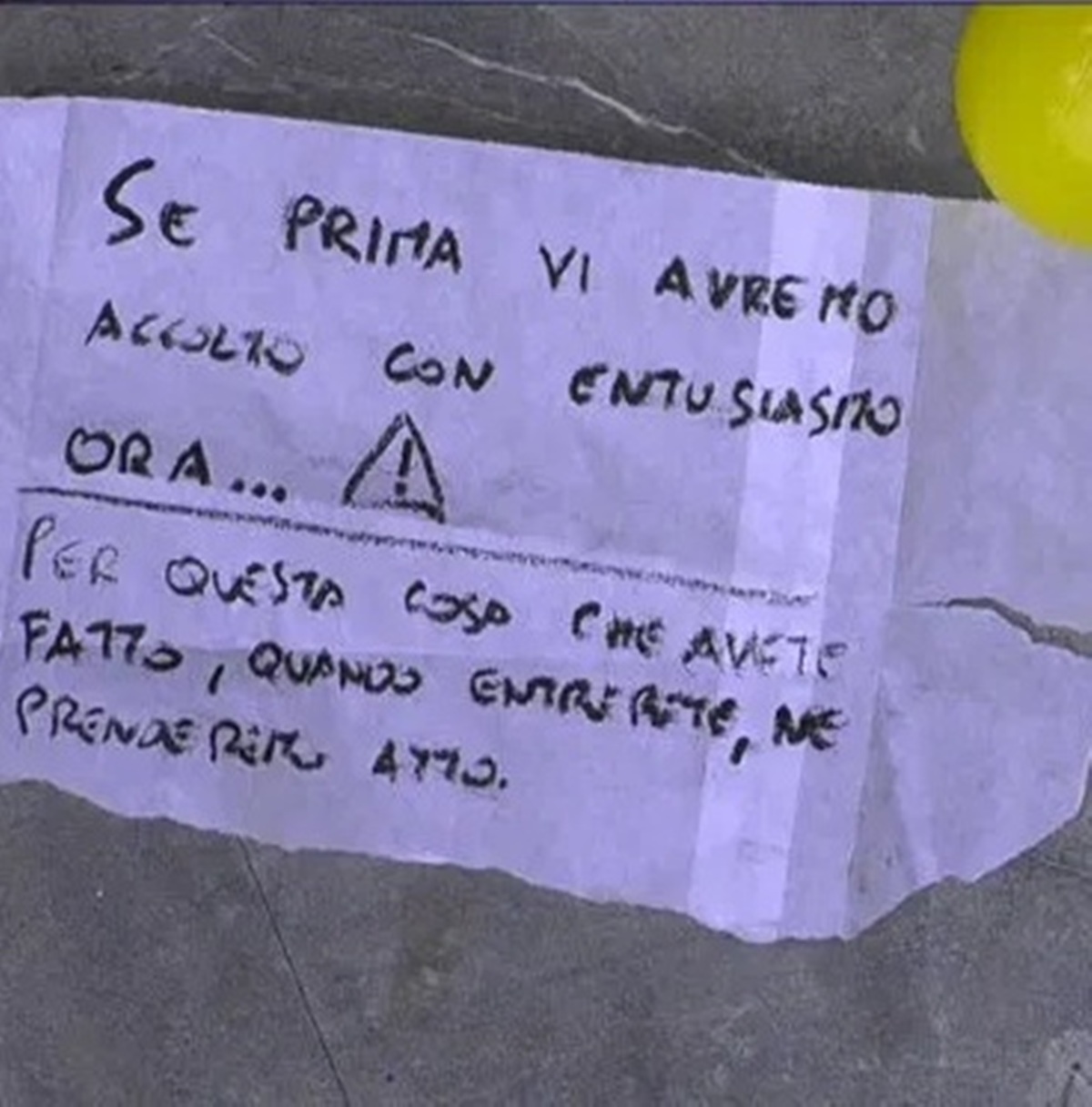 grande fratello bigliettino errore clamoroso