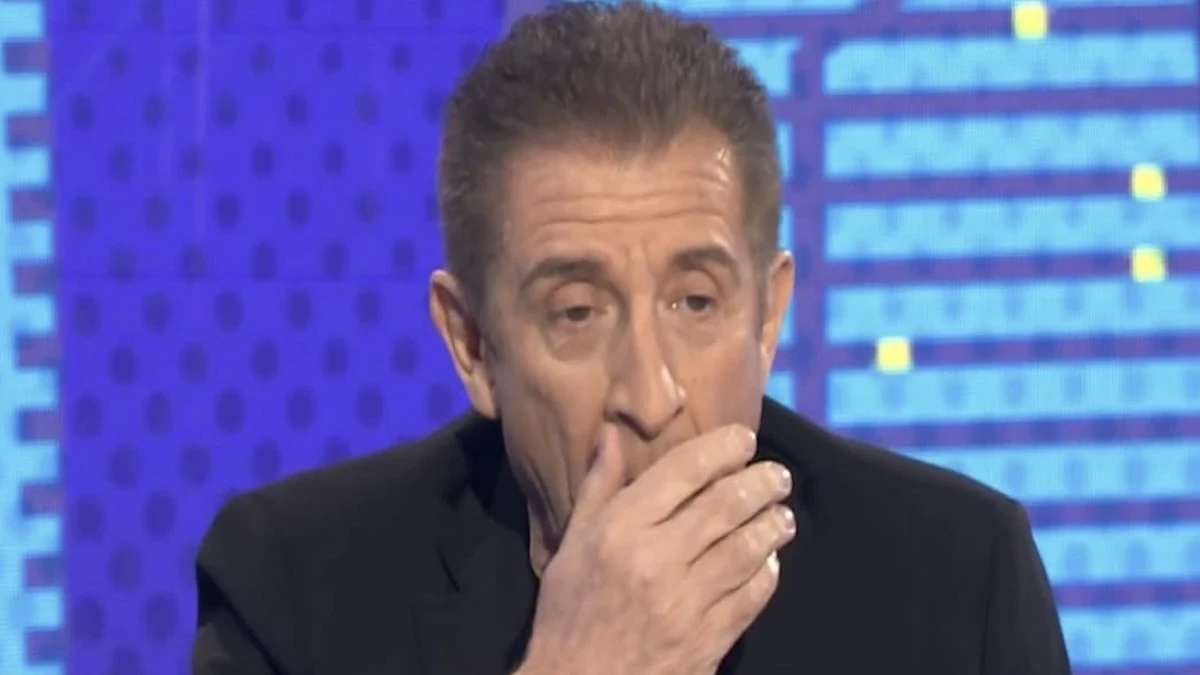 Ezio Greggio e Enzo Iacchetti durante una trasmissione televisiva