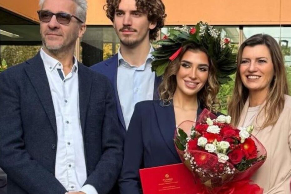 Laurea Nipote Cantante