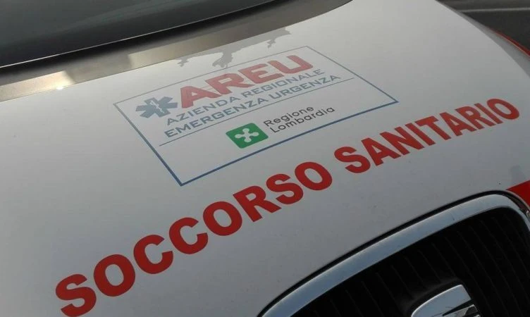 Ambulanza in azione sul luogo dell'incidente