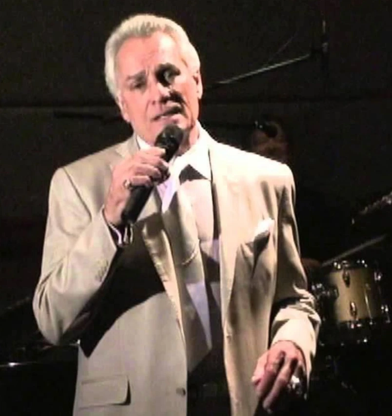 Michael DeLano, espressione intensa