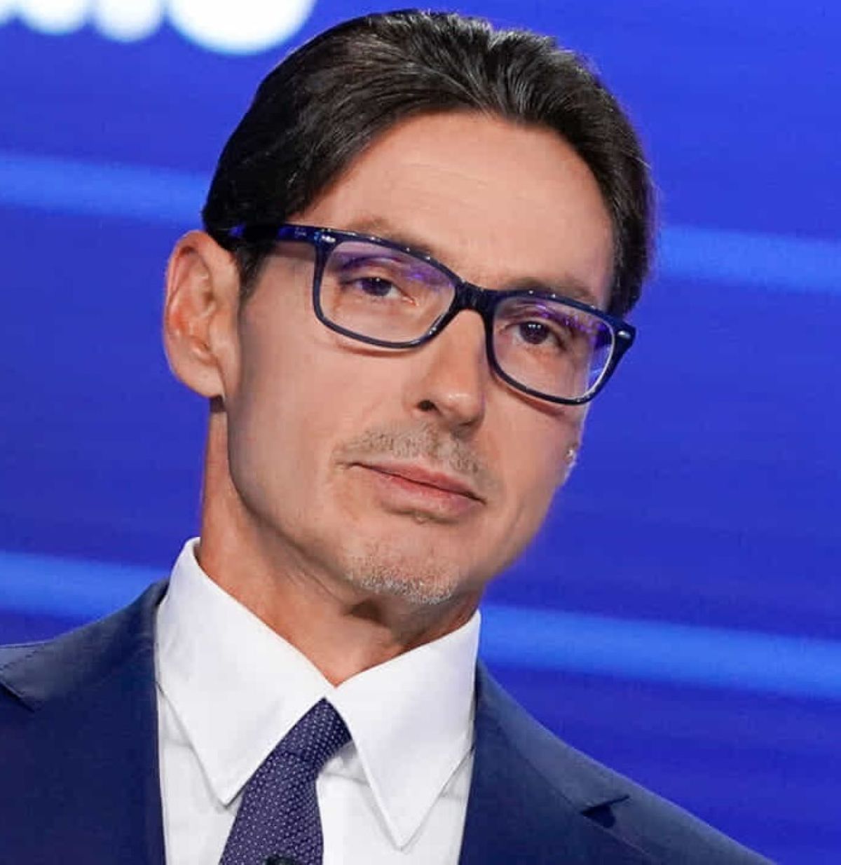 forbidden fruit decisione mediaset