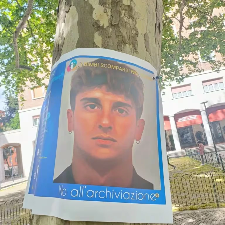 Manifestazione per Alessandro Venturelli, striscioni e foto del ragazzo