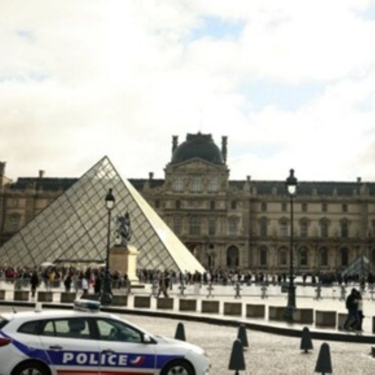 rapina louvre scoperta choc sicurezza