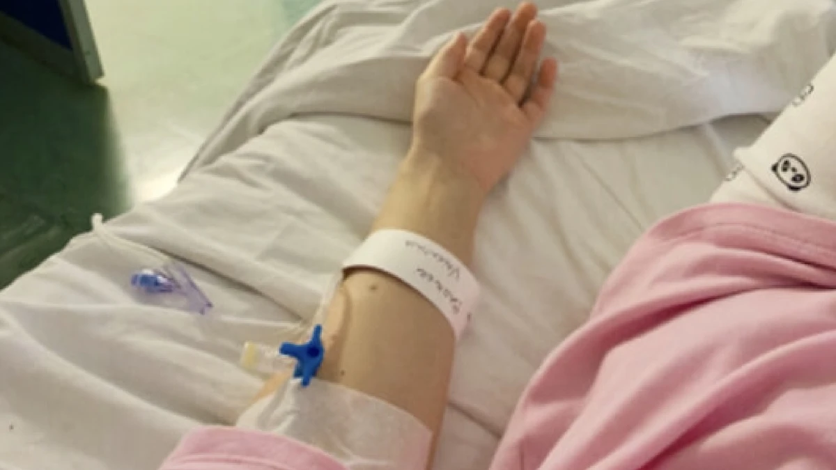Valentina Barbieri pubblica una foto dal letto d'ospedale
