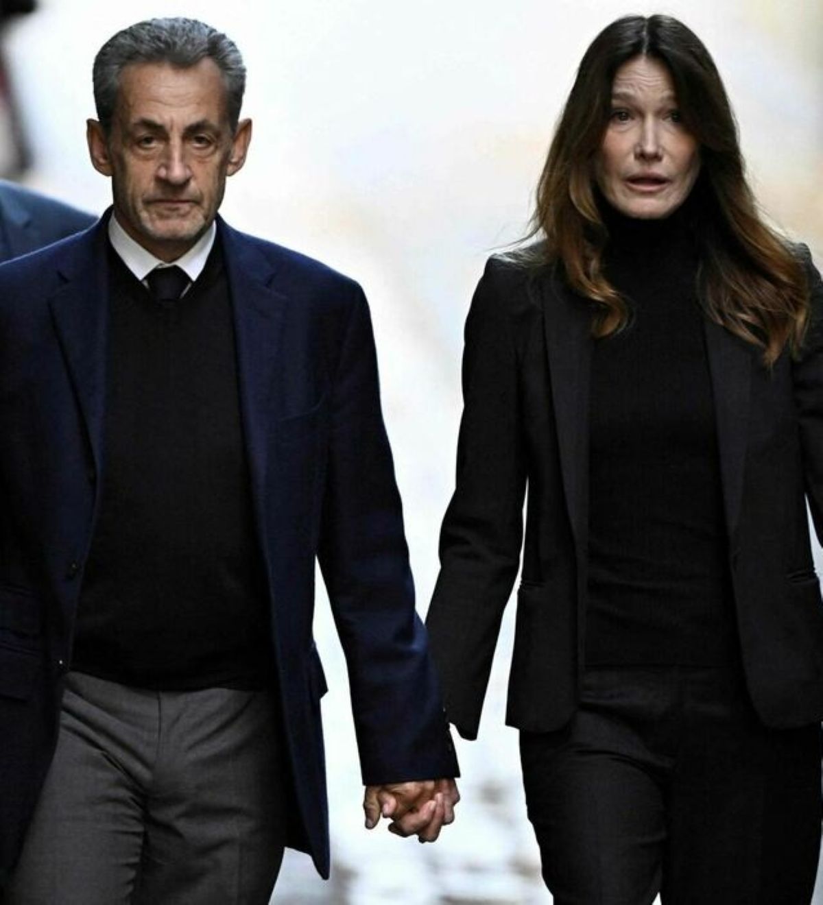 “Finalmente l’ultima pasticca”. Carla Bruni racconta il suo e incubo e poi la liberazione