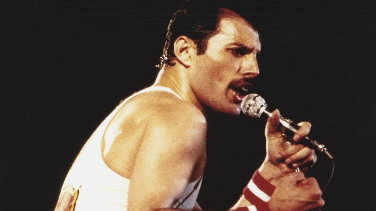 Foto simbolica che richiama i diari e i segreti di Freddie Mercury
