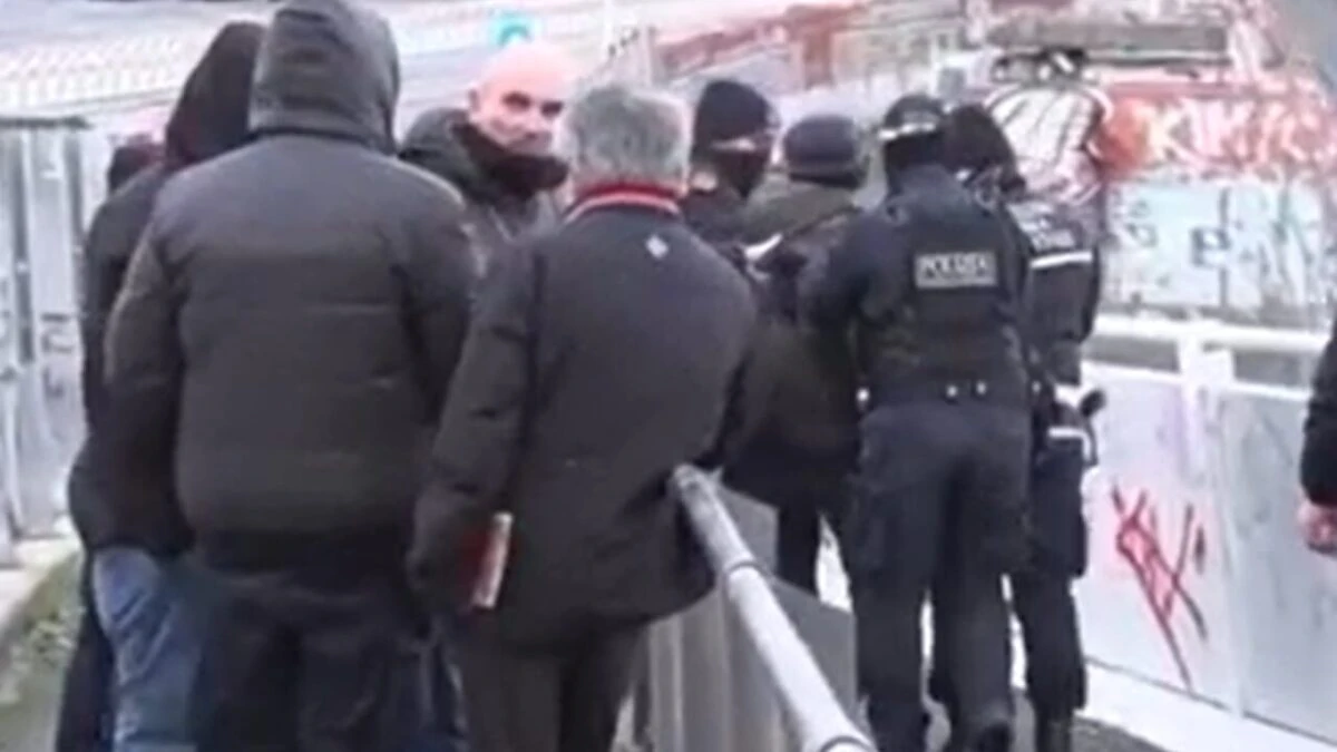 Intervento di salvataggio sul ponte Spizzichino a Roma