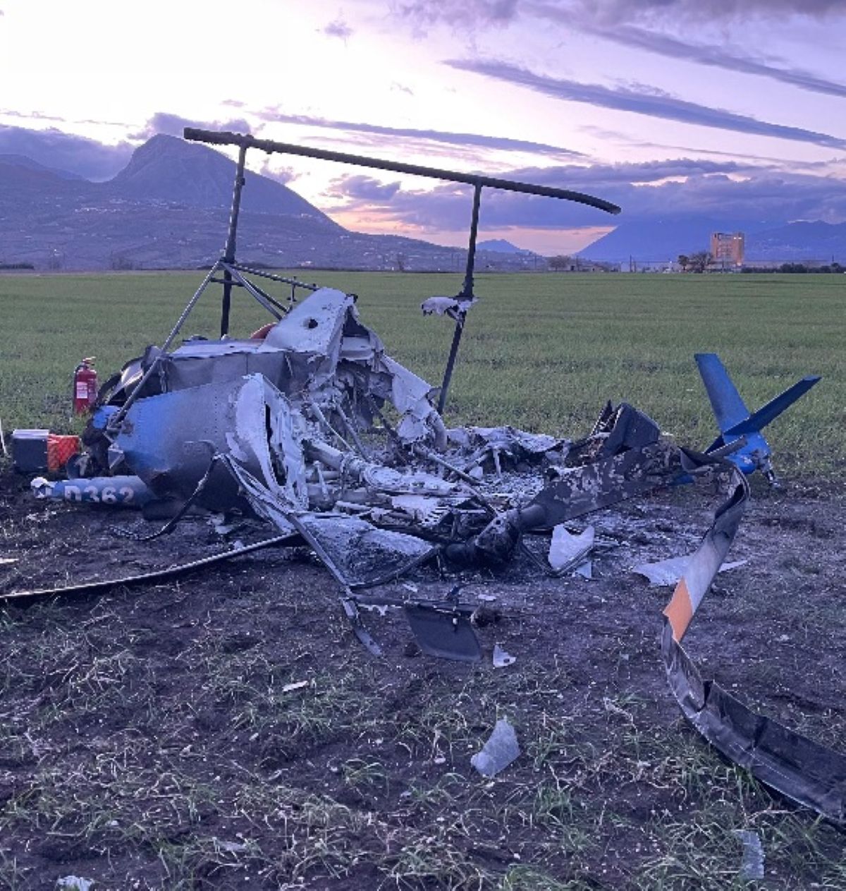 precipita elicottero ultraleggero morto
