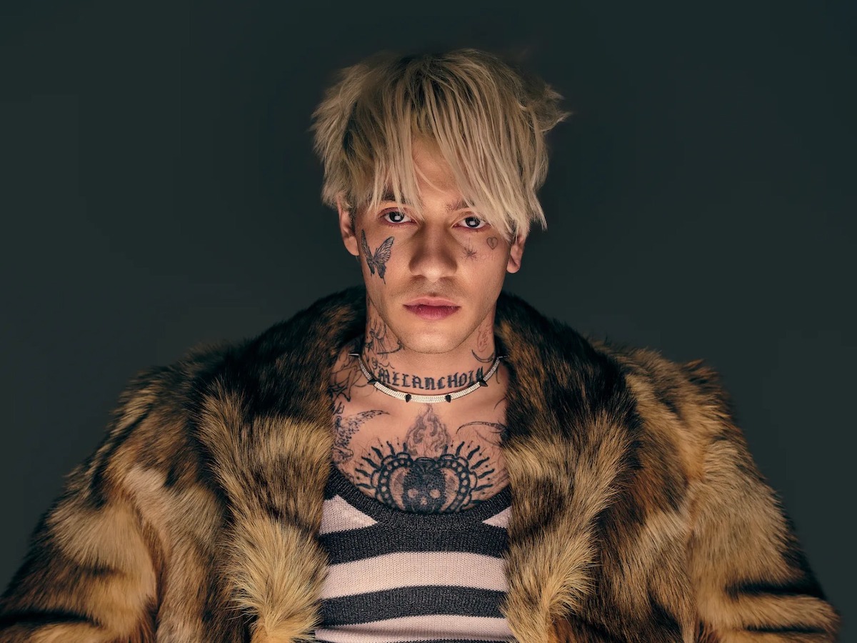 Chi è Chiello, cantante a Sanremo 2026: età, altezza, peso, carriera e fidanzata