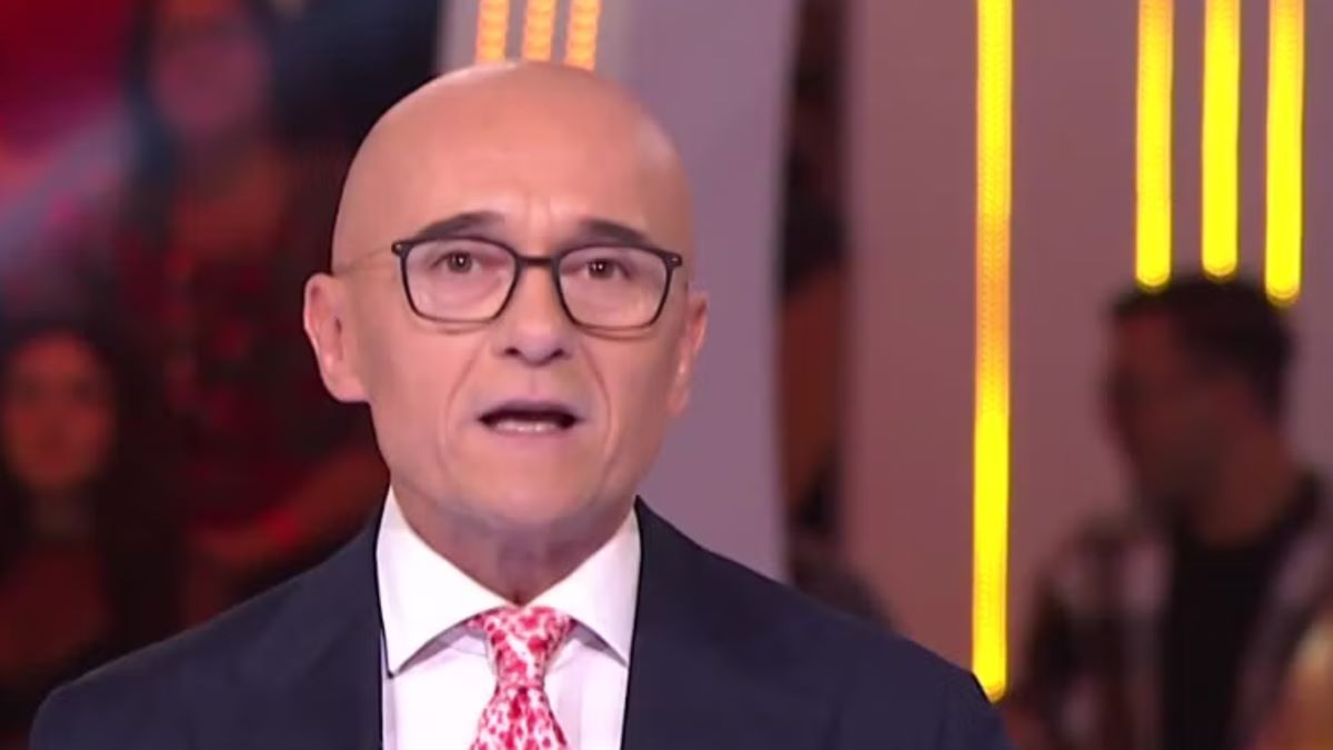 alfonso signorini sorpresa dopo l8217uscita dalla televisione indiscrezioni sulla societ224 da Caffeinamagazine.it alfonso signorini sorpresa dopo l8217uscita dalla televisione indiscrezioni sulla societ224