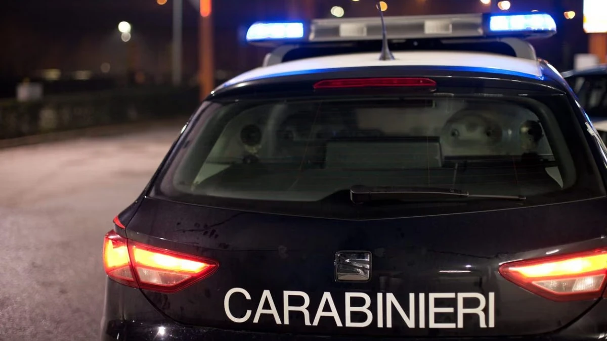 Carabinieri durante un’operazione: immagine collegata all’inchiesta sul giro di escort