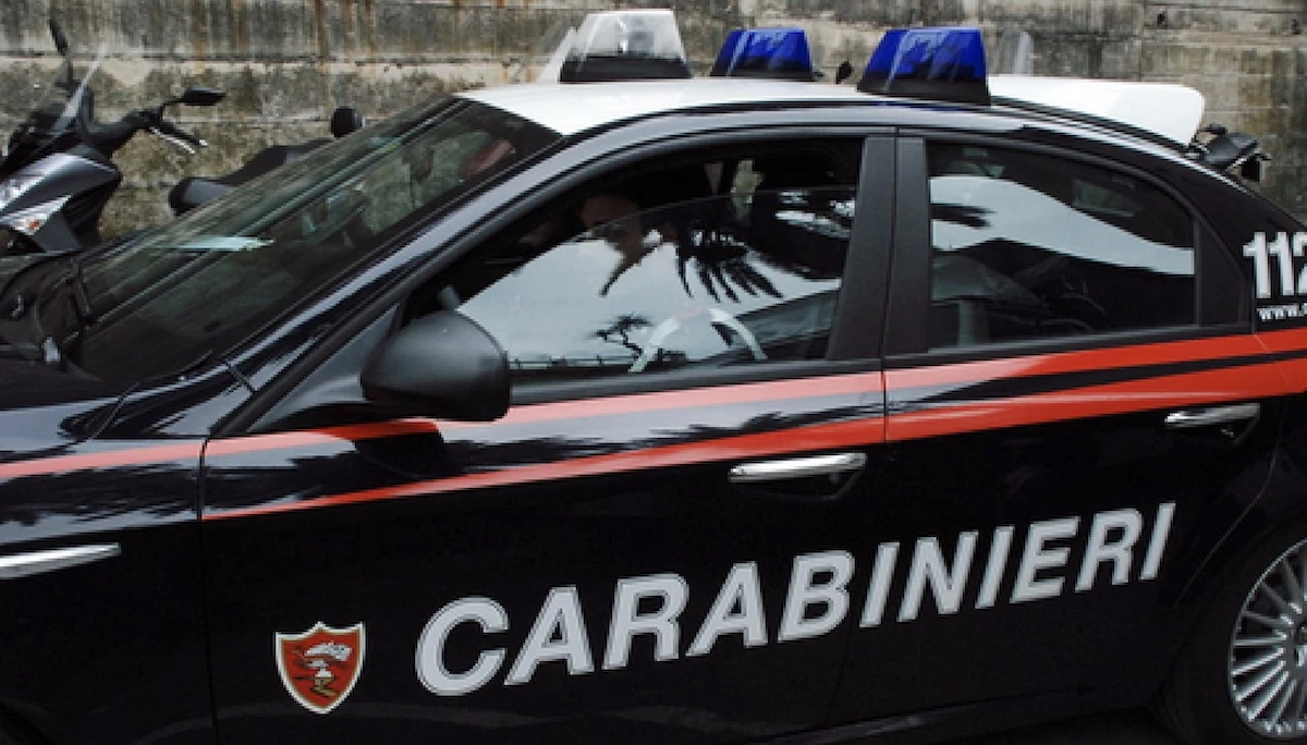 Intervento dei carabinieri e attività di accertamento dopo un episodio violento