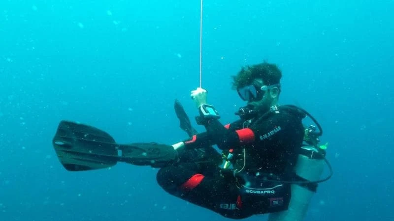 Mezzi e personale impegnati nelle operazioni di ricerca e recupero alle Maldive