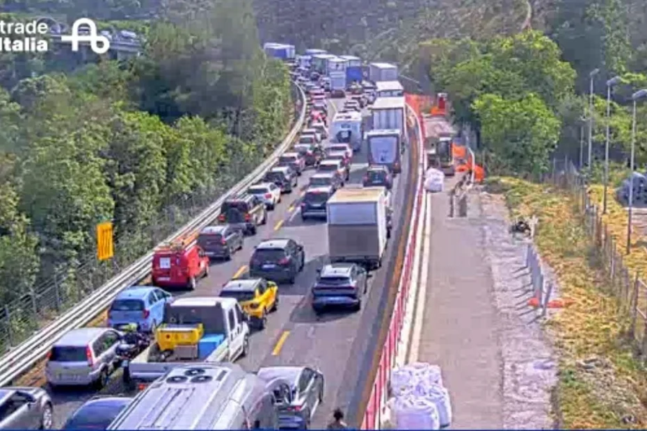 incidente auostrada code lunghissime