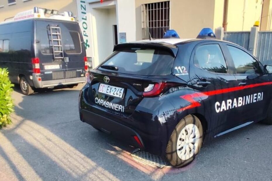agente si toglie vita caserma