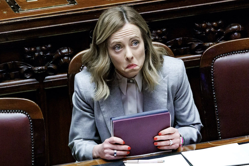 Giorgia Meloni alla Camera dei Deputati durante un intervento