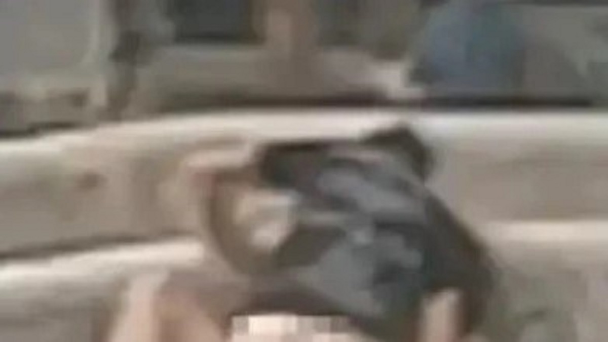 oddio correte subito choc in pieno centro residenti e turisti sconvolti davanti alla scena i carabinieri corrono sul posto da Caffeinamagazine.it oddio correte subito choc in pieno centro residenti e turisti sconvolti davanti alla scena i carabinieri corrono sul posto