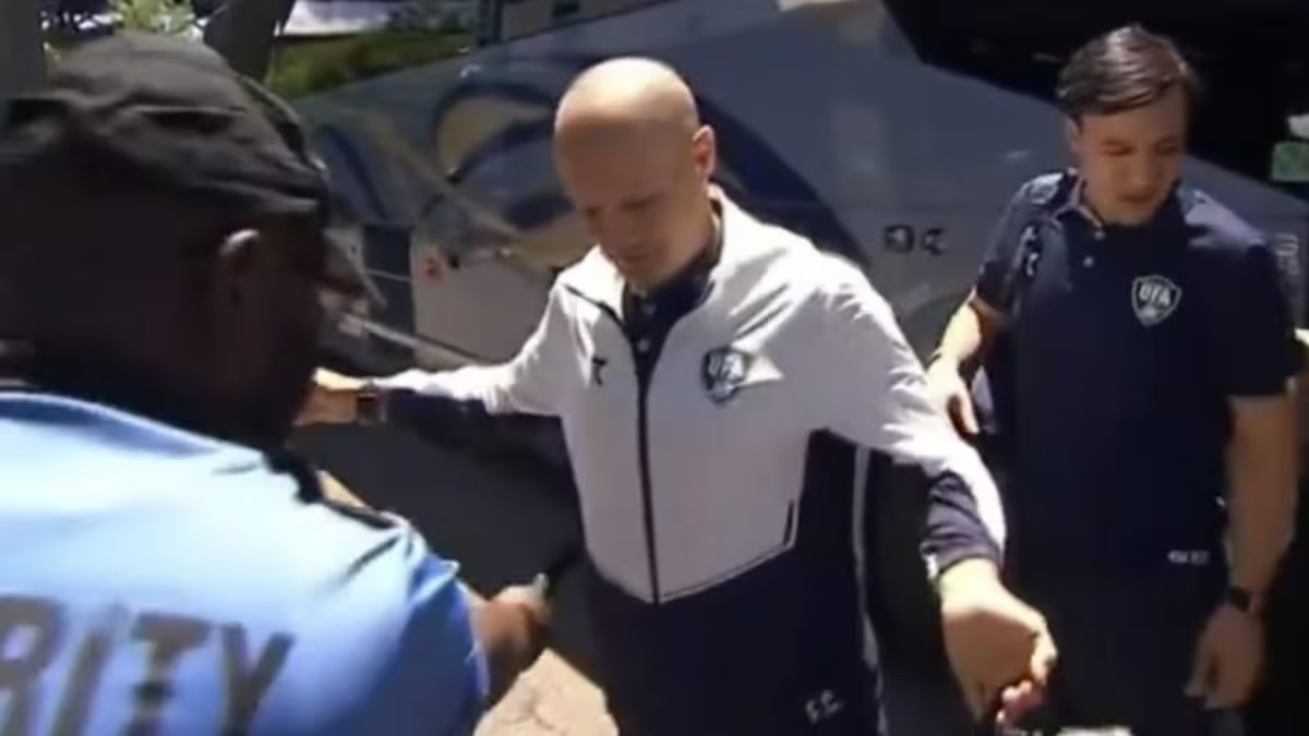 fermati dalla polizia poi8230 mondiali choc su cannavaro all8217arrivo negli stati uniti scoppia il putiferio da Caffeinamagazine.it fermati dalla polizia poi8230 mondiali choc su cannavaro all8217arrivo negli stati uniti scoppia il putiferio
