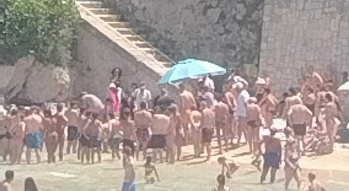 choc in spiaggia accade tutto davanti agli occhi sconvolti dei bagnanti 30enne soccorso da Caffeinamagazine.it choc in spiaggia accade tutto davanti agli occhi sconvolti dei bagnanti 30enne soccorso