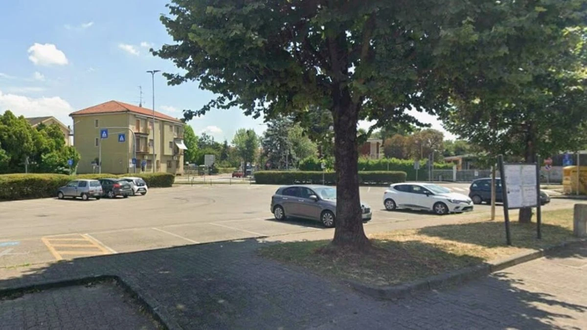Area transennata e rilievi dopo la tragedia nel parcheggio del cimitero