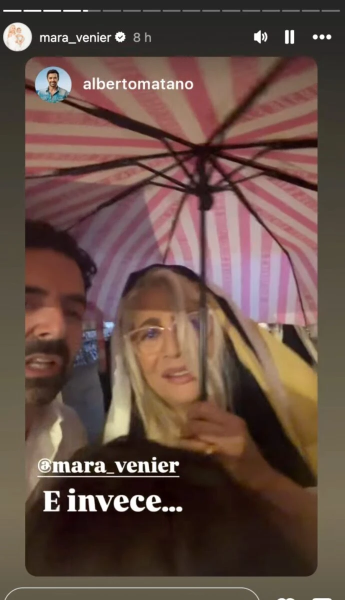 Backstage del Premio Agnes: ospiti e staff sotto la pioggia