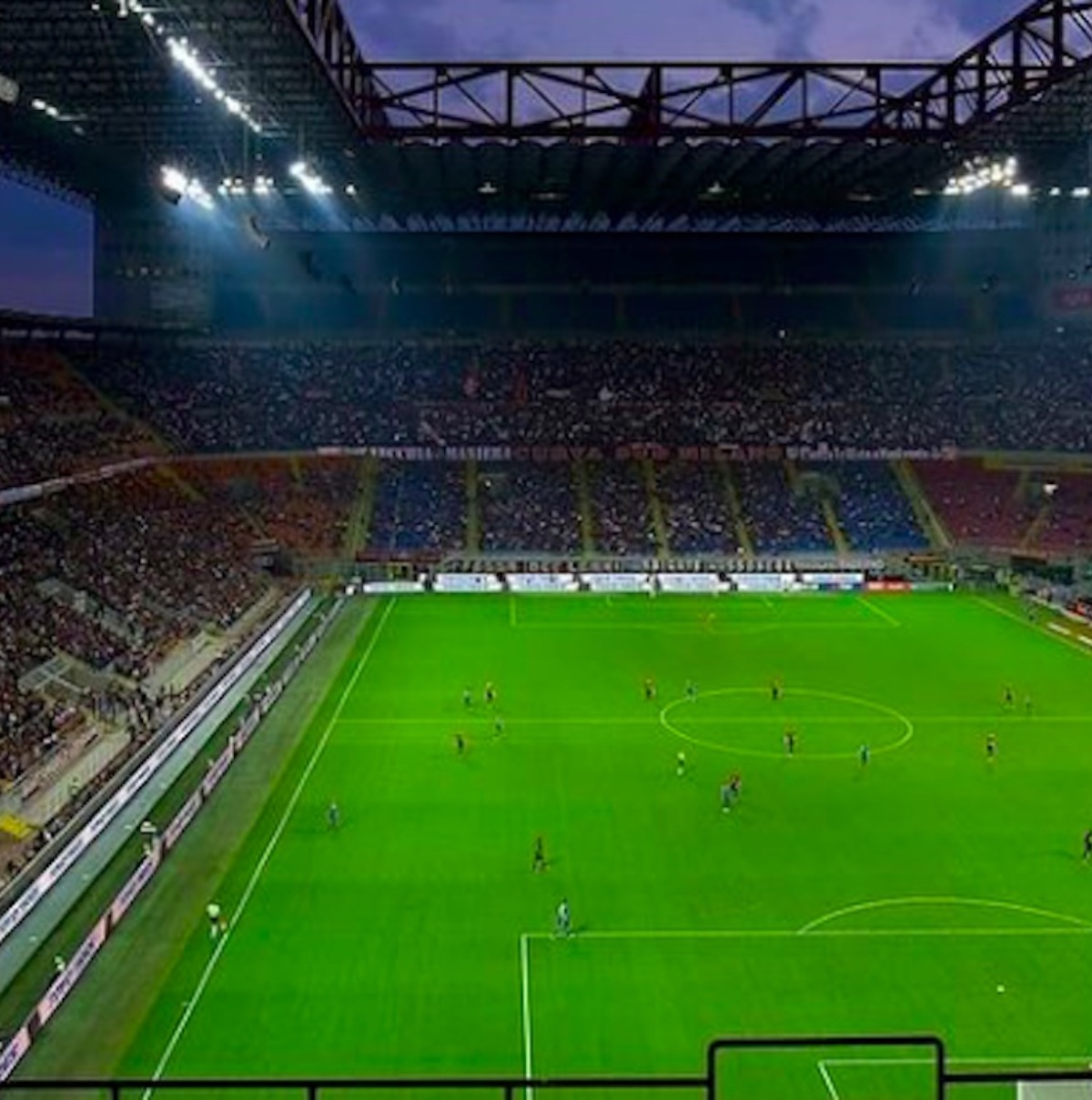 calciatore serie a indagato reato grave