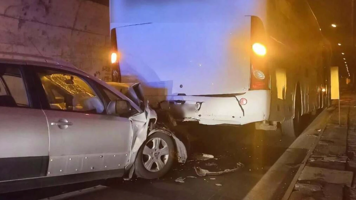 un boato in galleria dopo il concerto l8217auto centra un bus fermo notte di sangue da Caffeinamagazine.it un boato in galleria dopo il concerto l8217auto centra un bus fermo notte di sangue