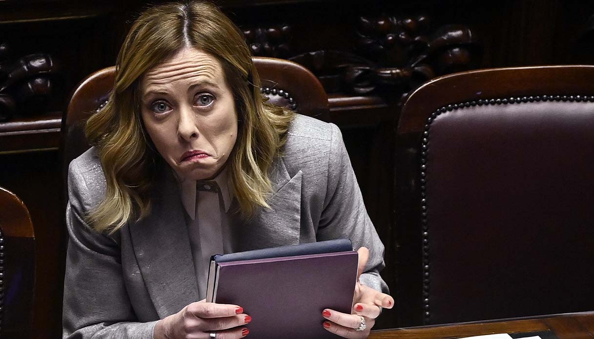 Sondaggi politici, scossa negli equilibri: il dato sulla fiducia spacca l’Italia Sondaggi politici, scossa negli equilibri: il dato sulla fiducia spacca l’Italia