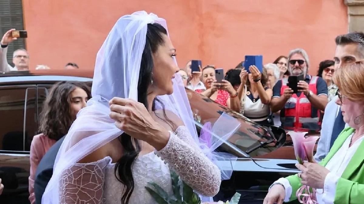perch233 vivo in una caserma di carabinieri la conduttrice tv spiazza gli italiani da Caffeinamagazine.it perch233 vivo in una caserma di carabinieri la conduttrice tv spiazza gli italiani