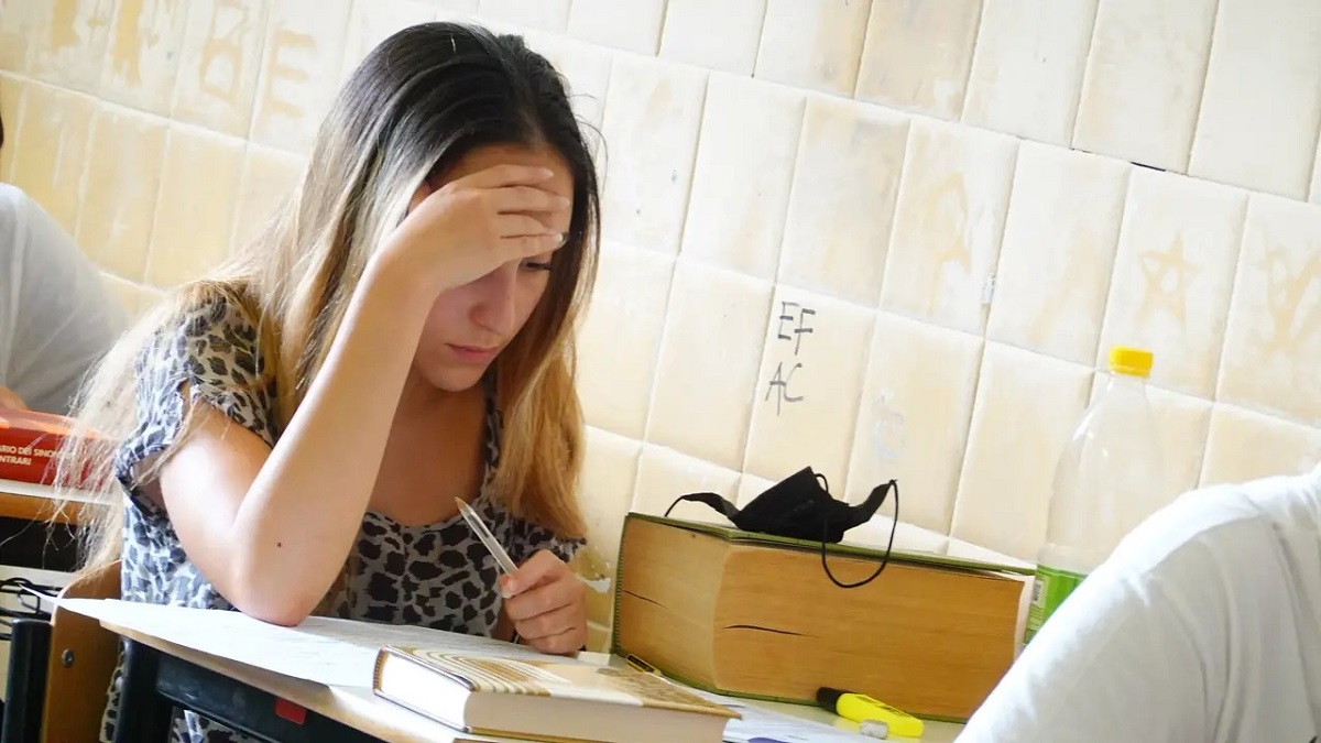 assurdo com8217232 possibile maturit224 2026 busta aperta e tutti sconvolti bufera studenti nel panico da Caffeinamagazine.it assurdo com8217232 possibile maturit224 2026 busta aperta e tutti sconvolti bufera studenti nel panico