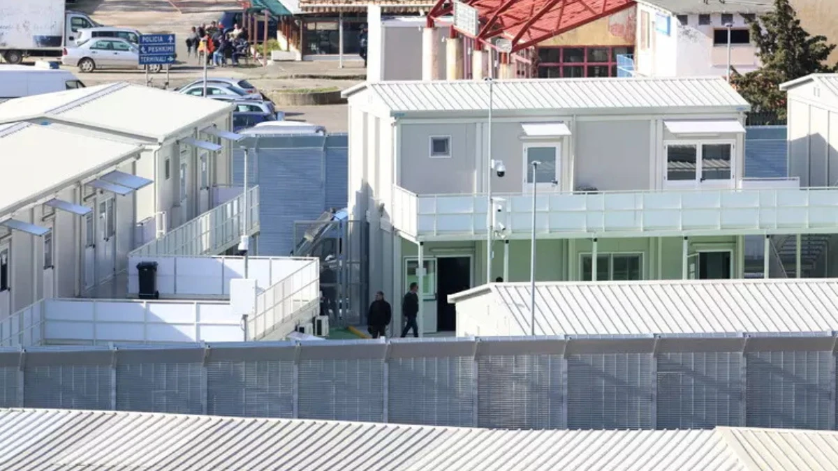 Migranti e centri di trattenimento, ipotesi hub fuori dall'Unione