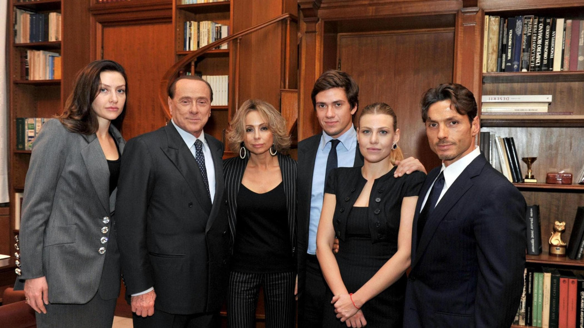 silvio berlusconi il 16esimo nipote 232 in arrivo una femminuccia da Caffeinamagazine.it silvio berlusconi il 16esimo nipote 232 in arrivo una femminuccia