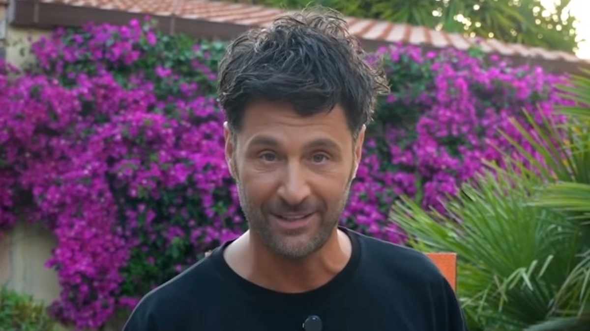dalla serie a a temptation island anche lui con la fidanzata al villaggio di filippo bisciglia da Caffeinamagazine.it dalla serie a a temptation island anche lui con la fidanzata al villaggio di filippo bisciglia