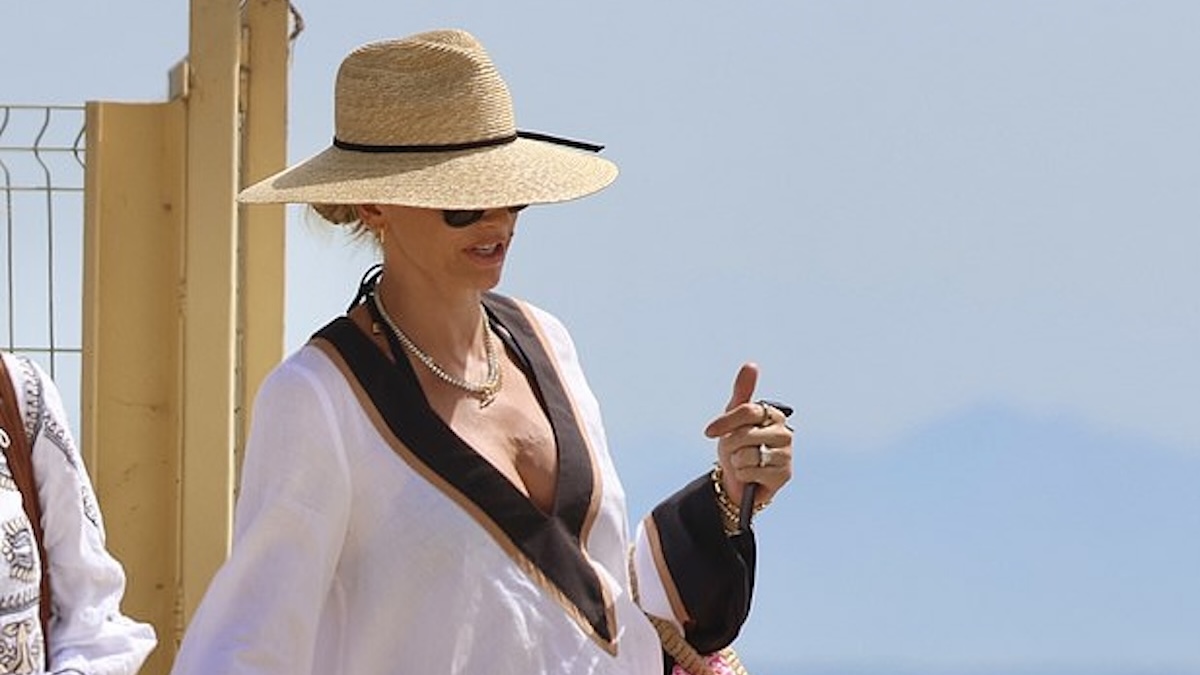 quarto figlio in arrivo spiaggia e allenamento col pancione il volto della tv non si ferma da Caffeinamagazine.it quarto figlio in arrivo spiaggia e allenamento col pancione il volto della tv non si ferma