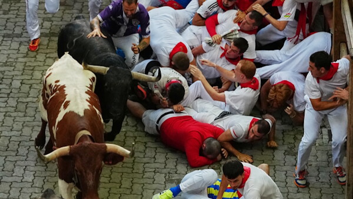 choc alla corsa dei tori di pamplona panico in strada la terribile scena davanti a tutti da Caffeinamagazine.it choc alla corsa dei tori di pamplona panico in strada la terribile scena davanti a tutti
