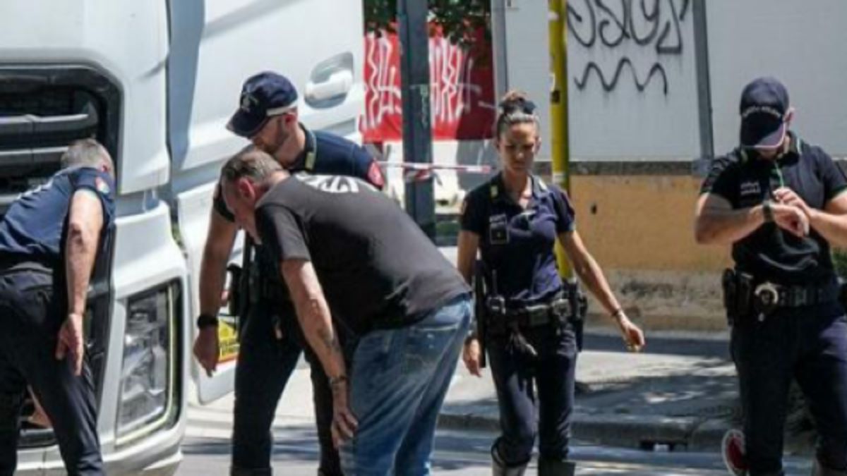 200 morta laura la tragedia in pieno centro da Caffeinamagazine.it 200 morta laura la tragedia in pieno centro