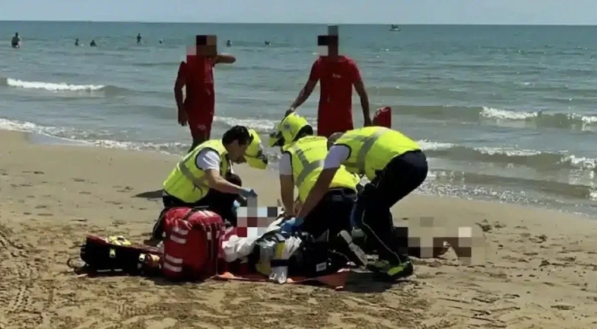 disgrazie a catena un morto e tre arresti cardiaci cosa 232 successo sulla spiaggia italiana da Caffeinamagazine.it disgrazie a catena un morto e tre arresti cardiaci cosa 232 successo sulla spiaggia italiana