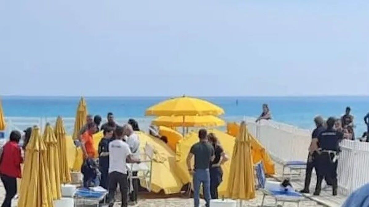 tragedia al mare donna muore in spiaggia davanti a tutti da Caffeinamagazine.it tragedia al mare donna muore in spiaggia davanti a tutti