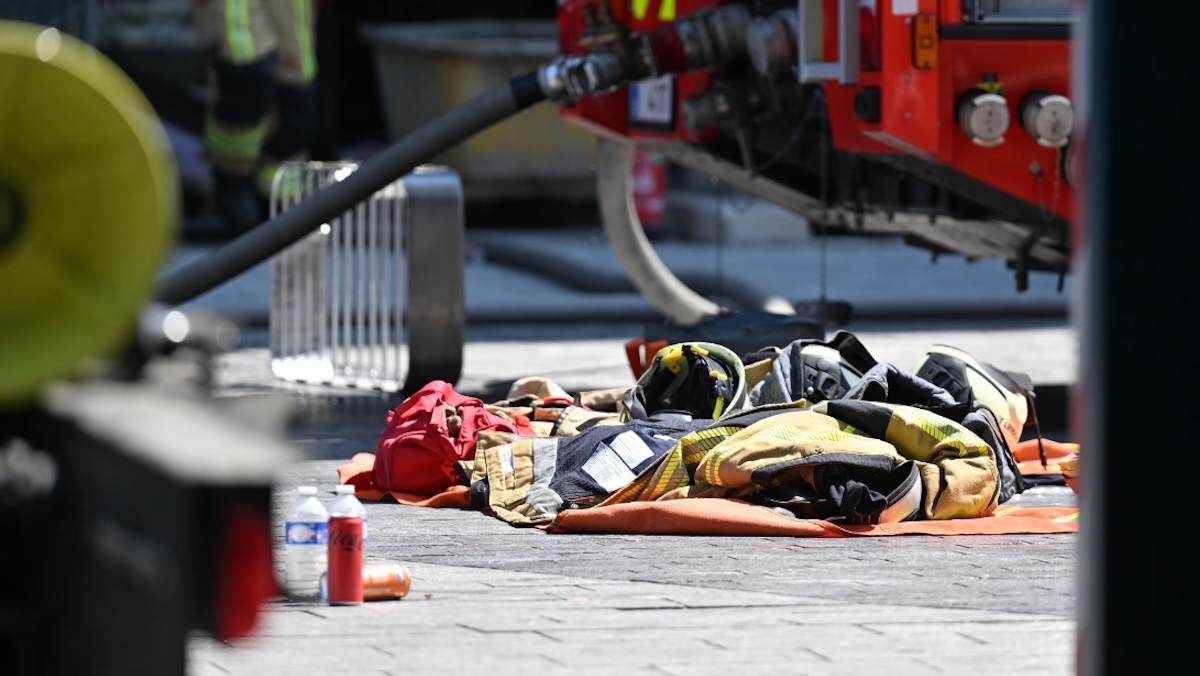 incendio in un edificio molti morti in ascensore e dispersi da Caffeinamagazine.it incendio in un edificio molti morti in ascensore e dispersi
