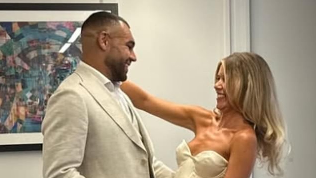 marito e moglie s236 da favola per la cantante e figlia vip abito da sogno sorrisi e tanta emozione da Caffeinamagazine.it marito e moglie s236 da favola per la cantante e figlia vip abito da sogno sorrisi e tanta emozione