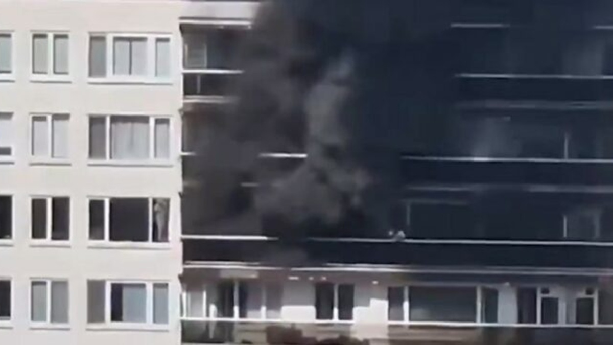 incendio in un condominio diversi morti gente disperata in fuga dalle finestre da Caffeinamagazine.it incendio in un condominio diversi morti gente disperata in fuga dalle finestre