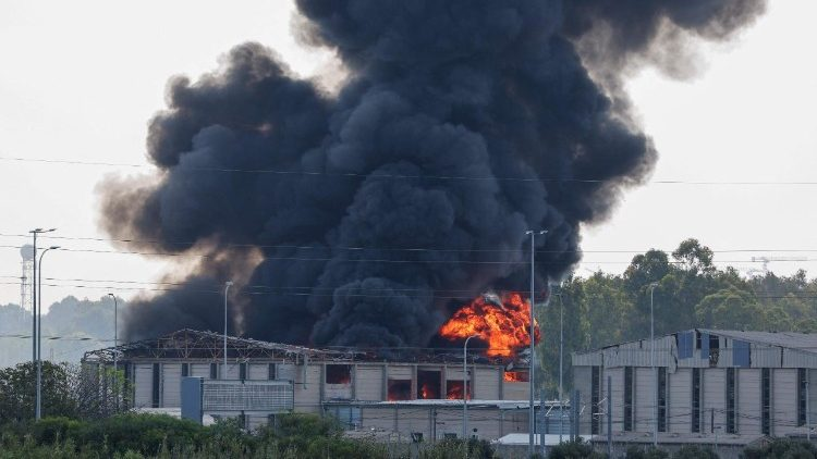 guerra teheran sospende gli attacchi di rappresaglia dopo lo stop ai raid usa petroliera urta mina ed esplode a hormuz da Caffeinamagazine.it guerra teheran sospende gli attacchi di rappresaglia dopo lo stop ai raid usa petroliera urta mina ed esplode a hormuz