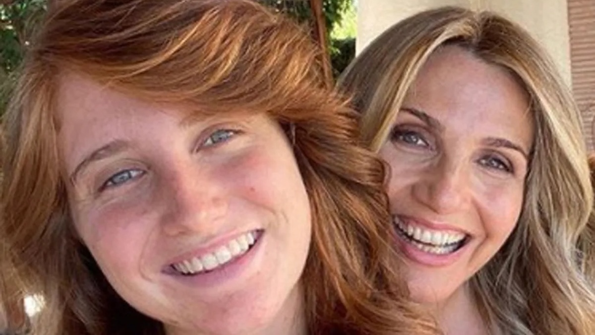 siete bellissime chiara capitta la figlia di lorella cuccarini presenta la fidanzata da Caffeinamagazine.it siete bellissime chiara capitta la figlia di lorella cuccarini presenta la fidanzata