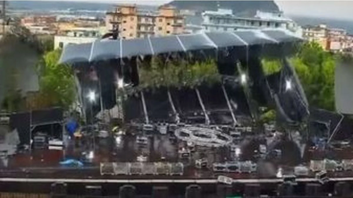 maltempo il palco crolla per il forte vento strage sfiorata da Caffeinamagazine.it maltempo il palco crolla per il forte vento strage sfiorata