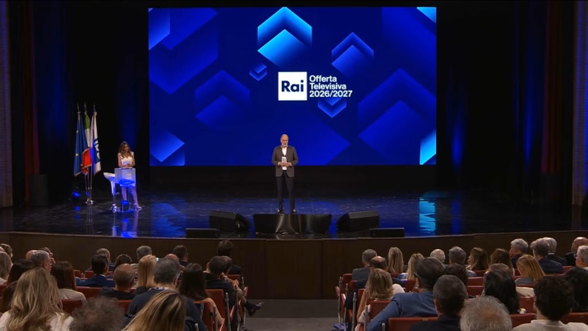 hanno fatto un casino palinsesti rai botte e insulti tra le due big dopo la presentazione da Caffeinamagazine.it hanno fatto un casino palinsesti rai botte e insulti tra le due big dopo la presentazione