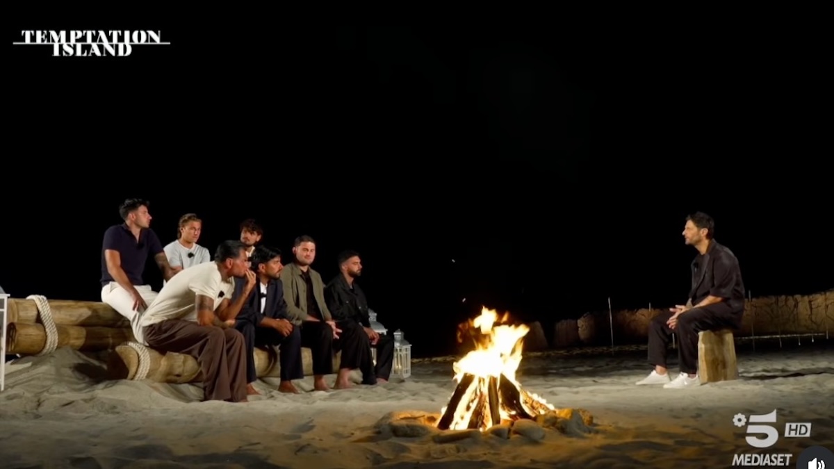 che vergogna8230 temptation island la notizia da filippo bisciglia e la reazione choc del fidanzato da Caffeinamagazine.it che vergogna8230 temptation island la notizia da filippo bisciglia e la reazione choc del fidanzato
